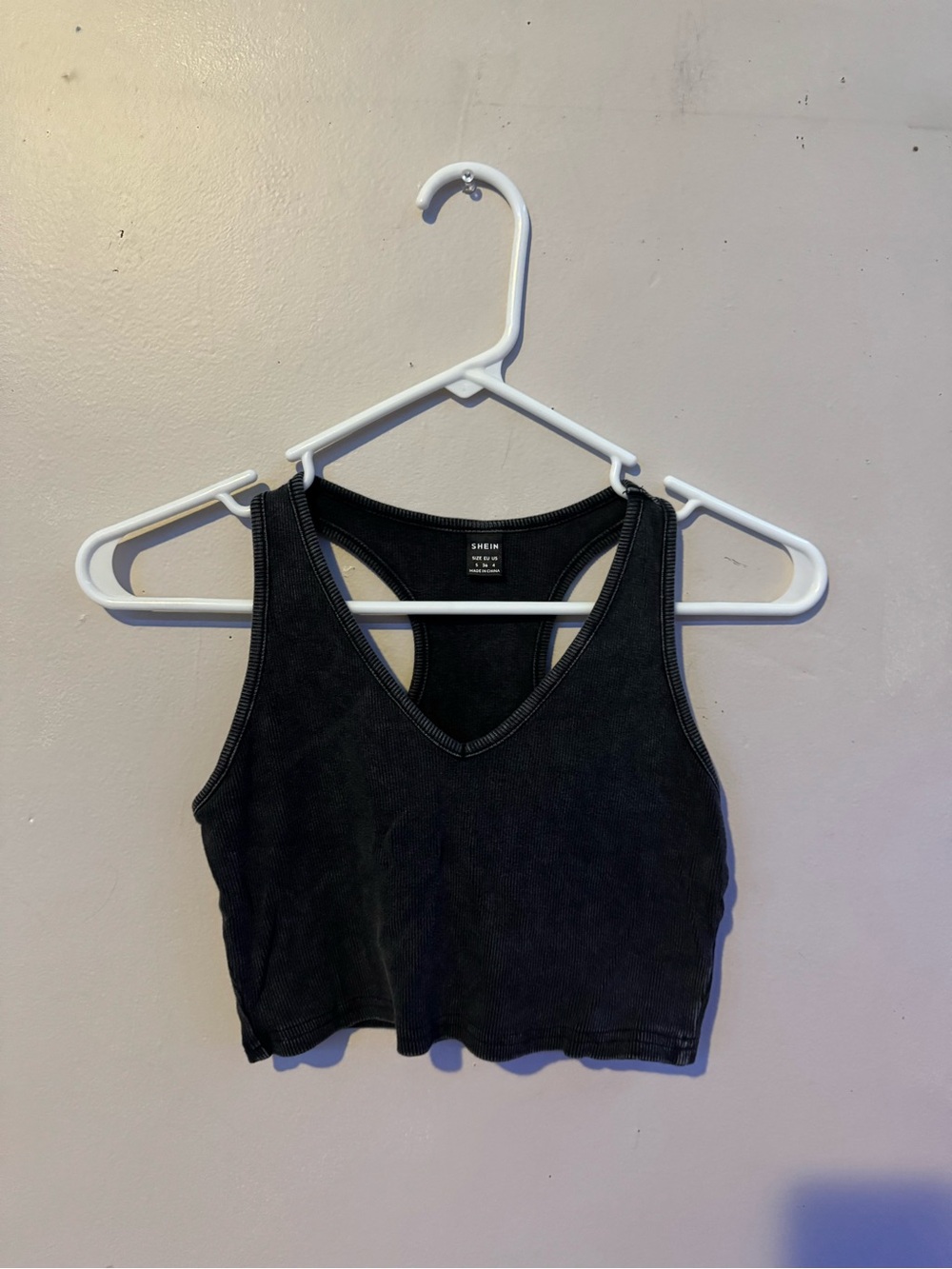 SHEIN Dark Gray Ribbed V-Neck Cropped Tank